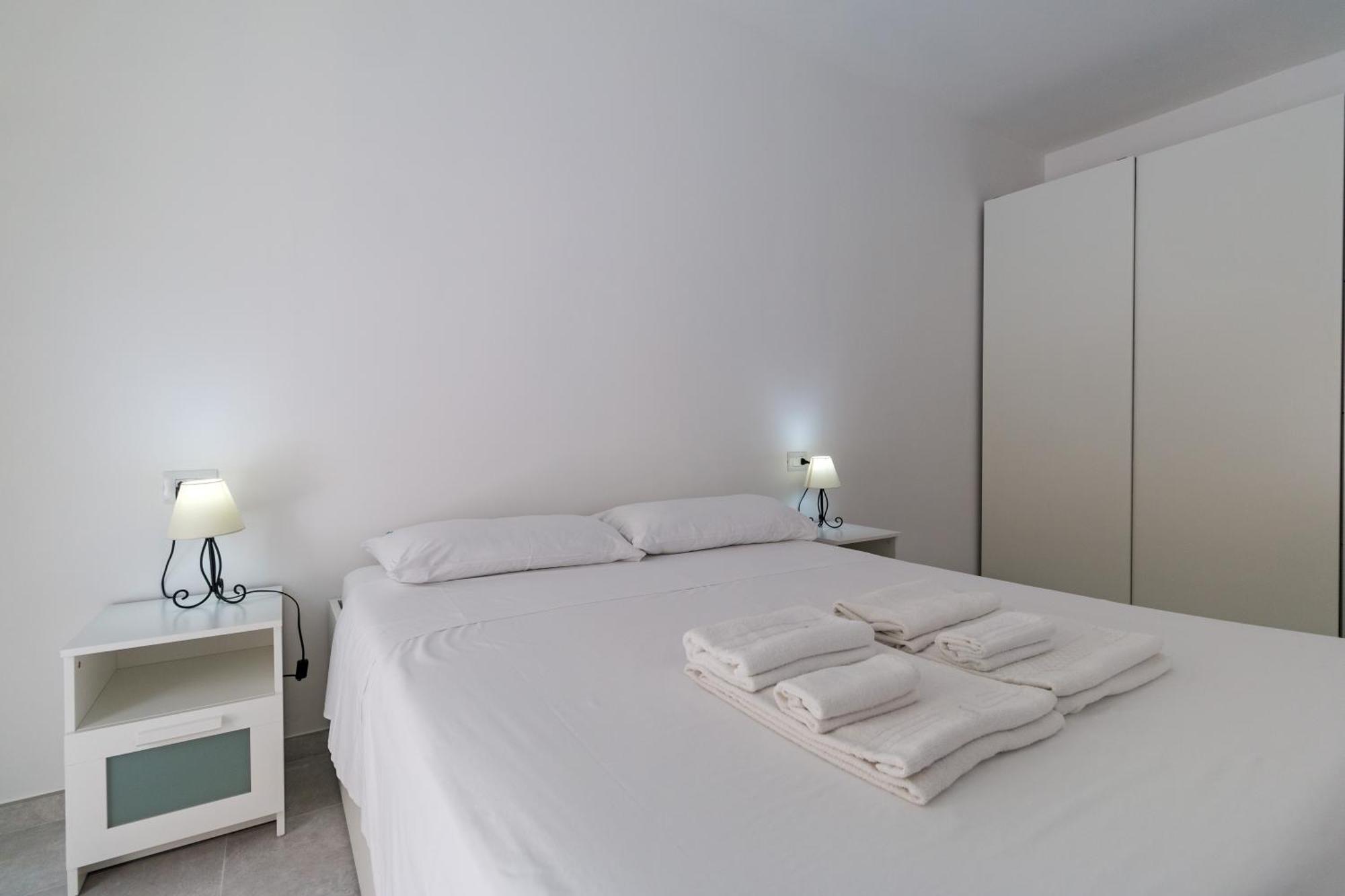 Appartamento Perla Bianca, Con Wifi E Air Con กาลาโกโนเน ภายนอก รูปภาพ